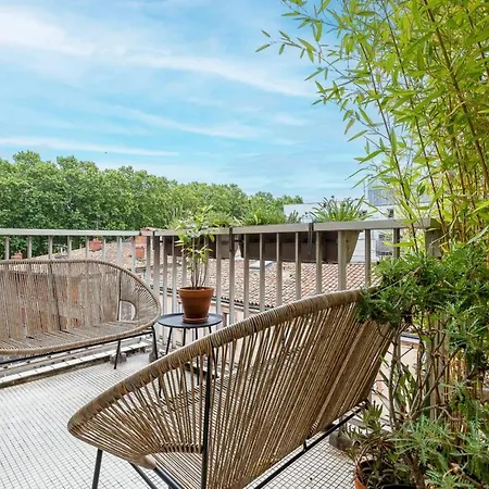 아파트 With Swimming Pool - Near Park